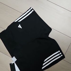 Adidas Women's high Rise  Black and White Shorts X-Large NWT